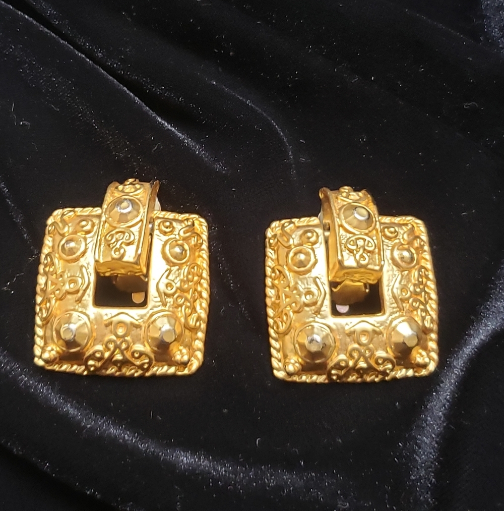 Elegant Gold Door Knocker Clip-On Earrings,*Price firm*